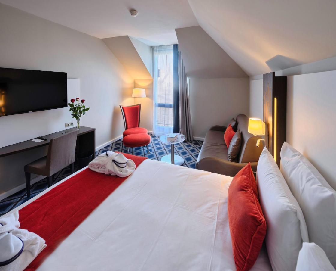 Mercure Chartres Cathedrale Exterior foto